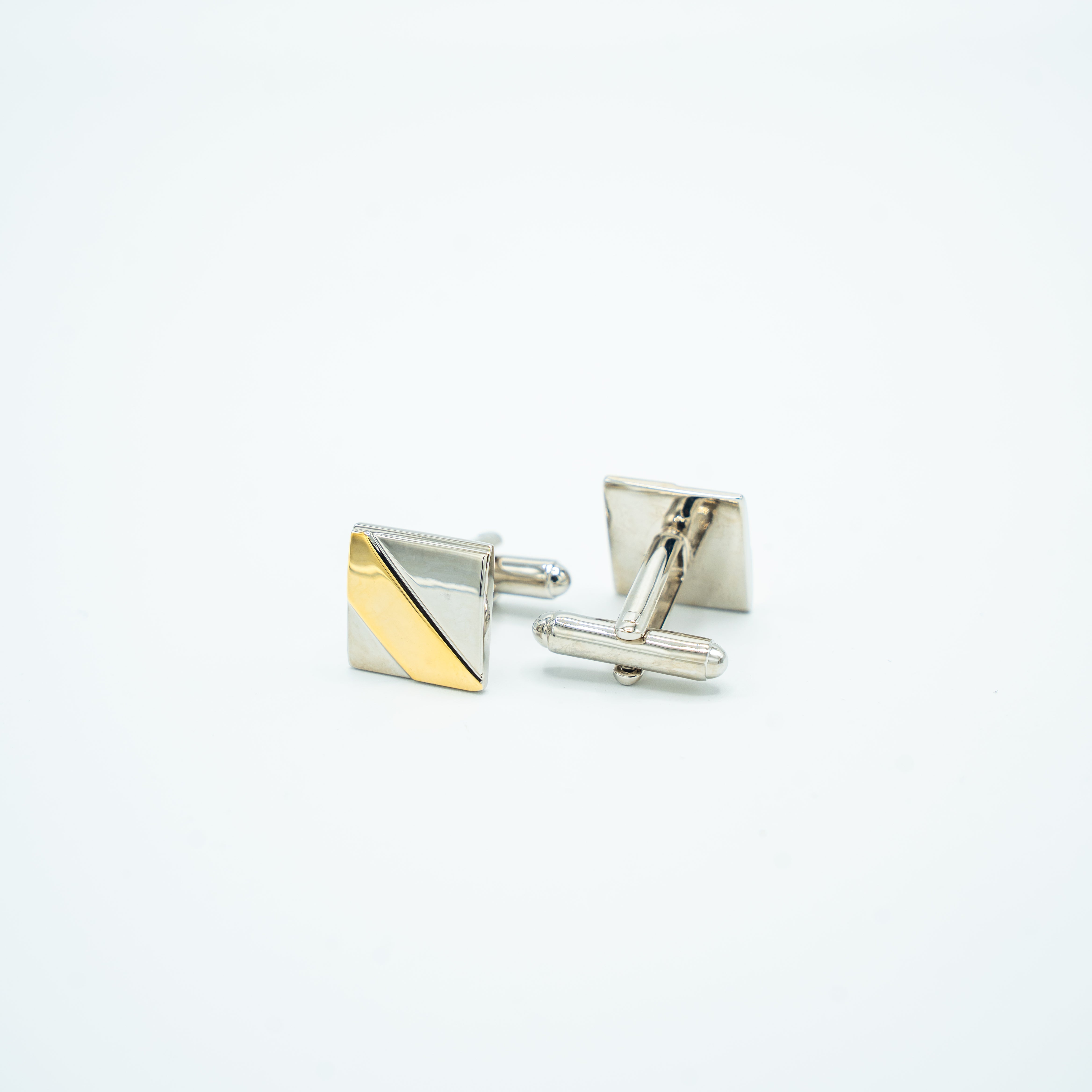 THE VANGUARD CUFFLINKS