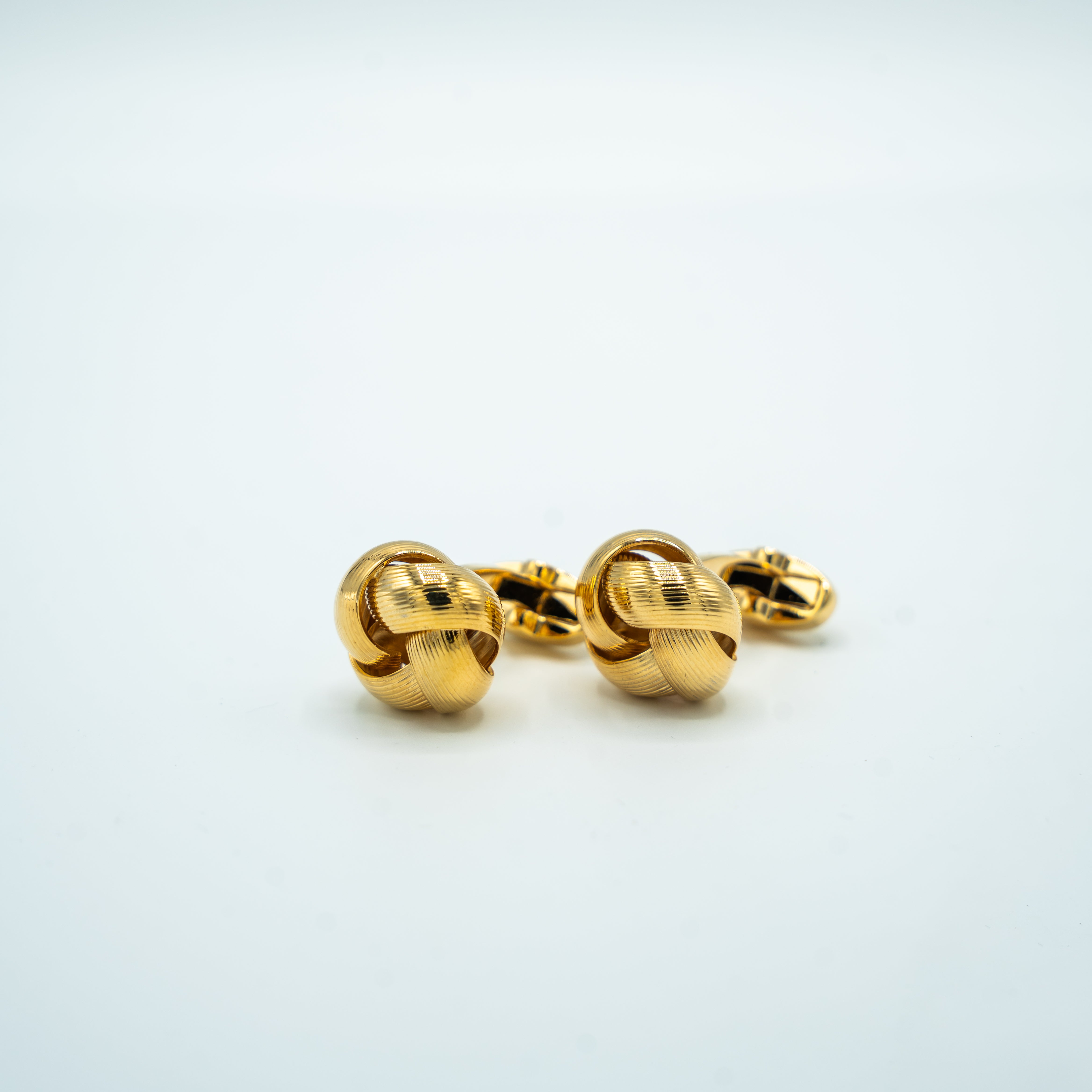 GOLDEN KNOT CUFFLINKS